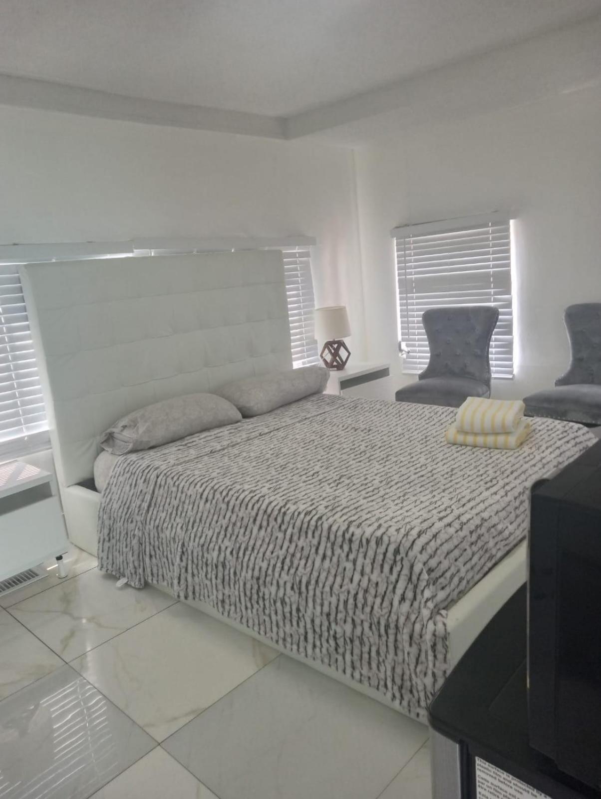 1161 Studio 1 Miami Tamiami ภายนอก รูปภาพ